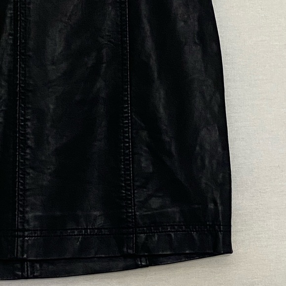 Free People Black Vegan Leather Mini Skirt DD-43 Size 4 - Picture 3 of 15
